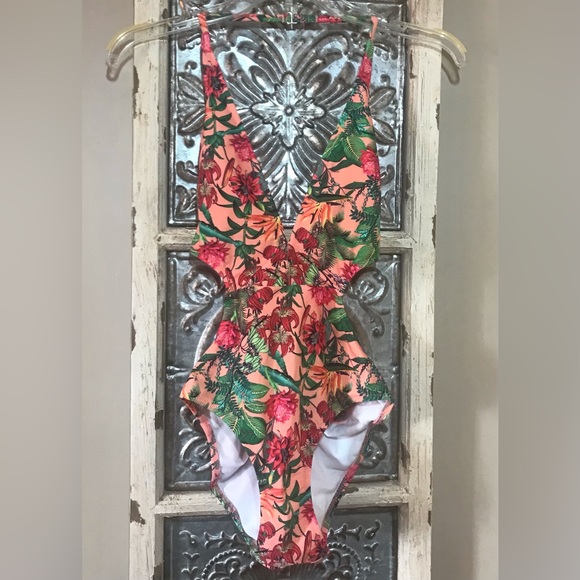 Express Other - Express Cut Out Sexy Tropical Floral Print Halter Bikini 🏝